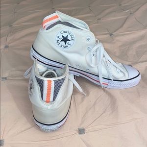 Cream fancy bottom converse